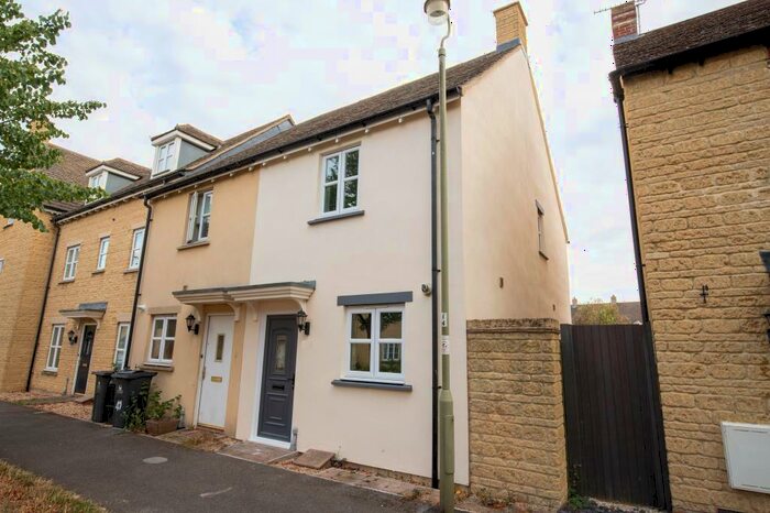 2 Bedroom Terraced House To Rent In Elmhurst Way, Carterton, OX18