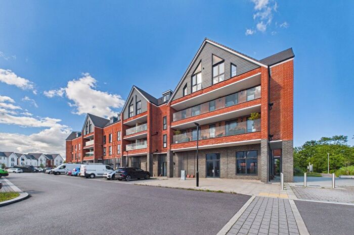 2 Bedroom Flat For Sale In Beechey Place, Wokingham, Berkshire, RG40