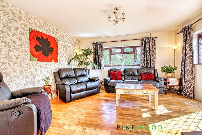 2 Bedroom Detached Bungalow For Sale In Church Close, North Wingfield, Chesterfield, Derbyshire, S42