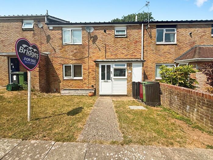 3 Bedroom Terraced House For Sale In Holst Close, Basingstoke, Hampshire, RG22