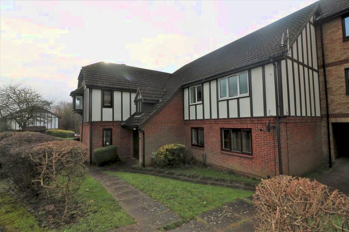 2 Bedroom Flat To Rent In Kerr Close, Knebworth SG3
