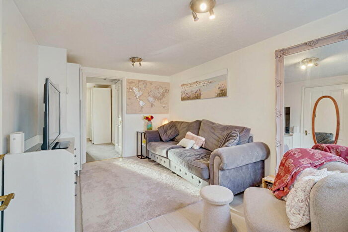 1 Bedroom Maisonette For Sale In Franklin Way, Croydon, CR0
