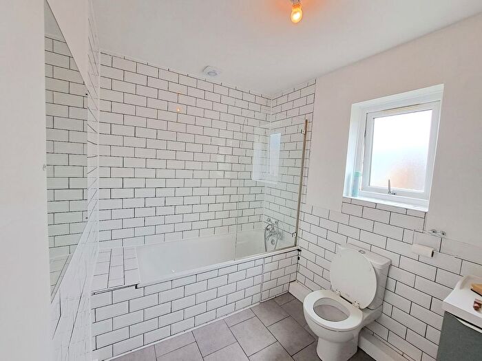 1 Bedroom Flat To Rent In Greyhound Road, London, W6