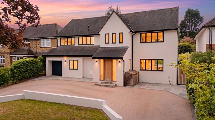 4 Bedroom House For Sale In Stone Road, Bromley, BR2