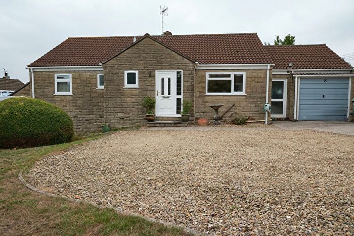 3 Bedroom Detached Bungalow For Sale In Reeves Close, Cheddar, BS27