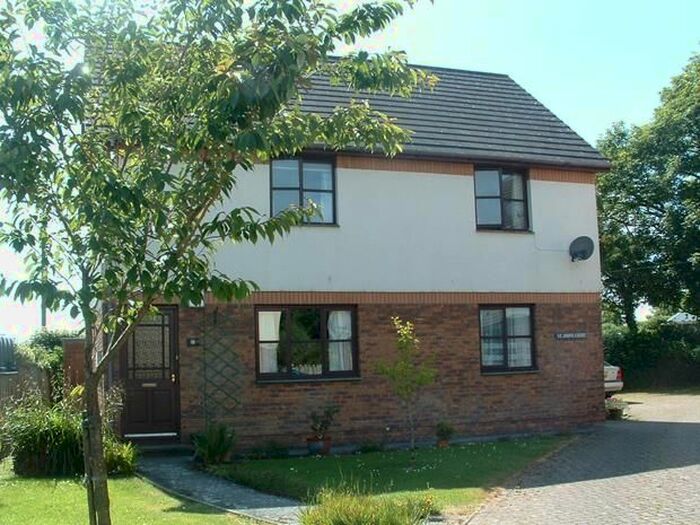 2 Bedroom Flat To Rent In St. Johns Drive, Bradworthy, Holsworthy, EX22