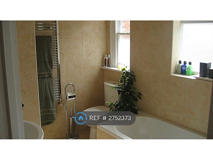 6 Bedroom Terraced House To Rent In Kingsthorpe Grove, Northampton, NN2