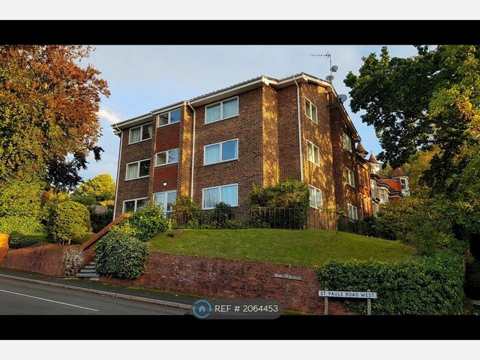 2 Bedroom Flat To Rent In Kirkstall, Dorking, RH4