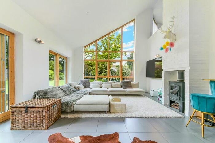 4 Bedroom Property To Rent In Somerset Road, London, SW19