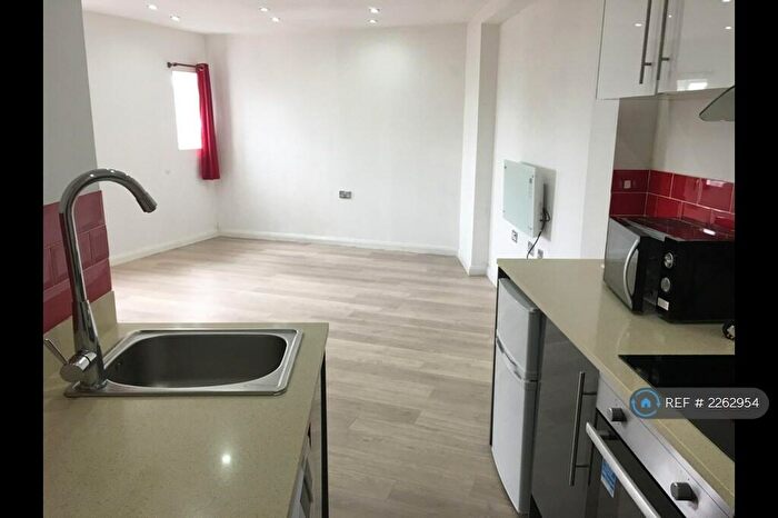 Studio To Rent In Harpur Street, Bedford, MK40