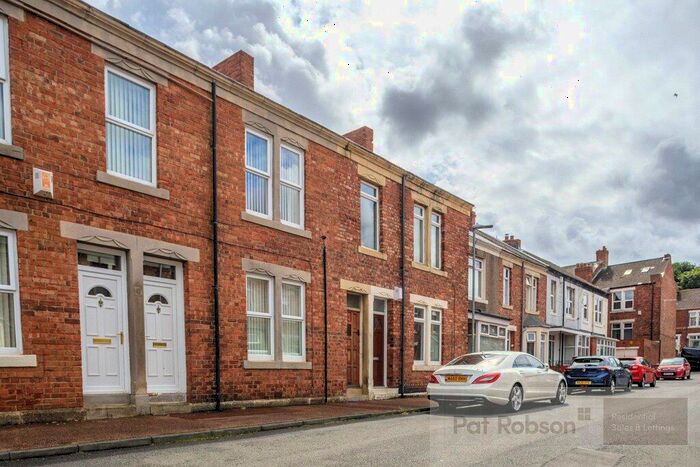 1 Bedroom Apartment To Rent In Mafeking Street, Deckham, Gateshead, Tyne & Wear, NE9