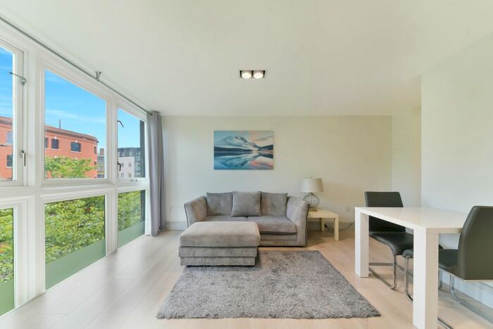 1 Bedroom Flat To Rent In Maltings Place, Tower Bridge Road, SE1