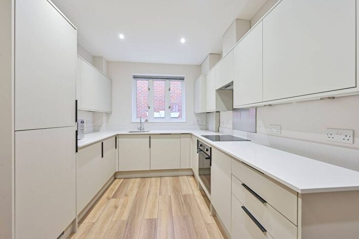 2 Bedroom Flat To Rent In Wimbledon Hill Road, Wimbledon, London, SW19