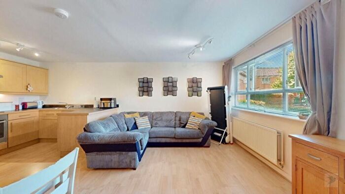 2 Bedroom Flat To Rent In Phoenix Court, Feltham, Middlesex, TW13