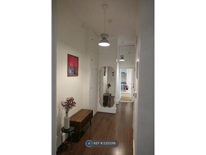 2 Bedroom Flat To Rent In Alexandra Court, London, W9