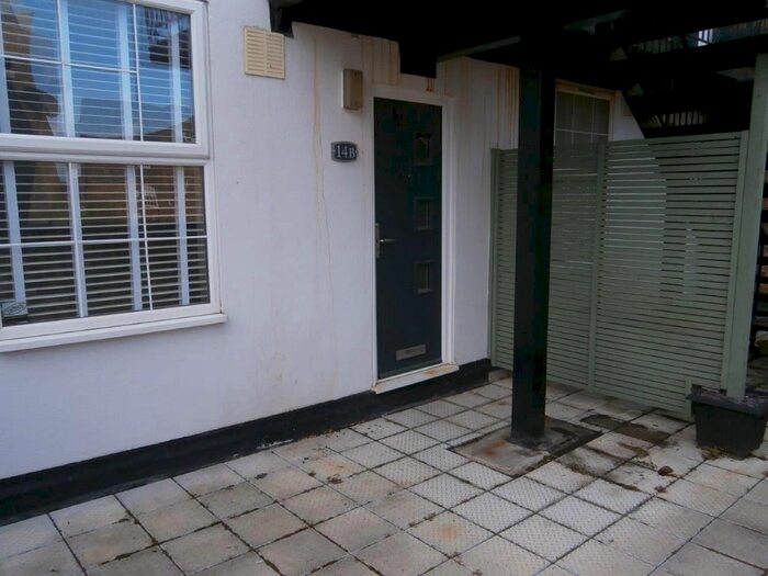 1 Bedroom Flat To Rent In Victoria Street, Rochester, ME1