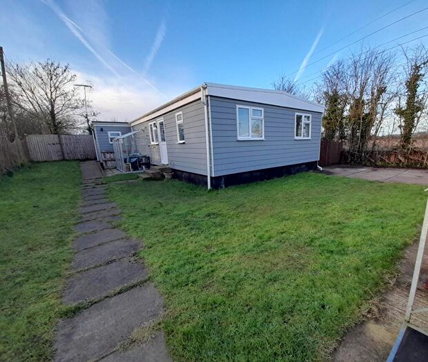 2 Bedroom Park Home For Sale In Trent Port Road, Marton, Gainsborough, DN21