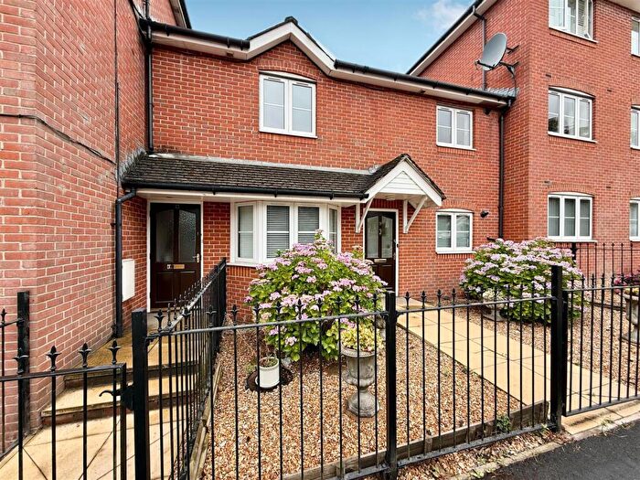 2 Bedroom Flat To Rent In Victoria Road, Bishops Waltham, SO32