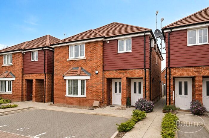 2 Bedroom Apartment For Sale In Halifax Close, Guildford, Surrey, GU3