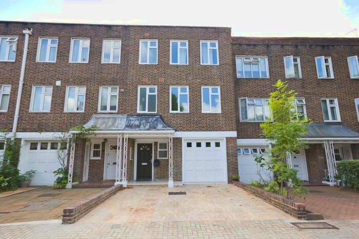 6 Bedroom Flat To Rent In St Mary Abbots Terrace, Kensington, W14