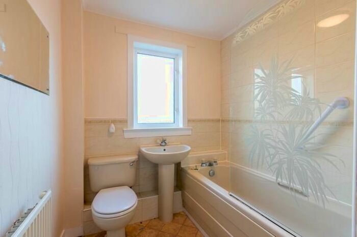 2 Bedroom Flat To Rent In Oxgangs Place, Edinburgh EH13