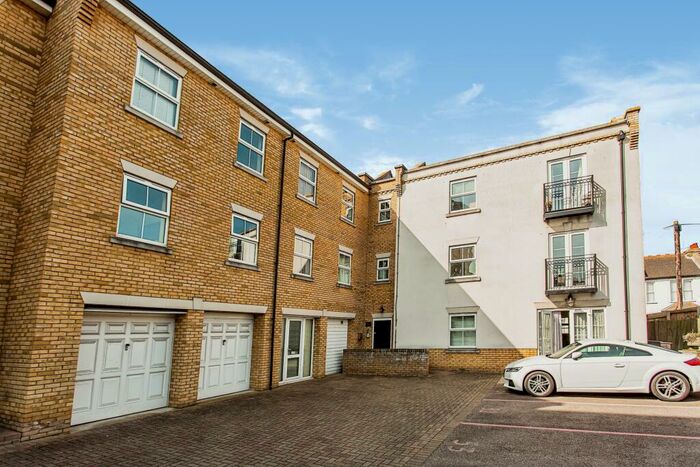 2 Bedroom Flat For Sale In Audley Court, Forge Way, Southend-on-Sea, Essex, SS1