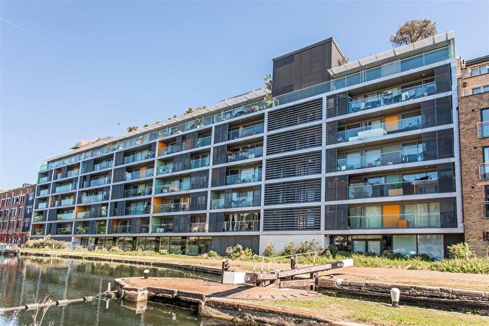 1 Bedroom Flat For Sale In Candy Wharf, Mile End, E3