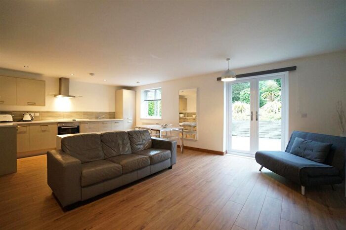 2 Bedroom Apartment To Rent In Penrhos Road, Bangor, LL57
