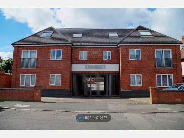 1 Bedroom Flat To Rent In Poets Court, Northampton, NN2