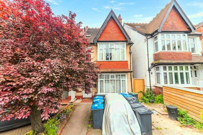 2 Bedroom Apartment To Rent In Blenheim Park Road, South Croydon, CR2