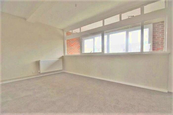 3 Bedroom Maisonette To Rent In St Michaels Court, Woodside Road, Amersham, Buckinghamshire, HP6