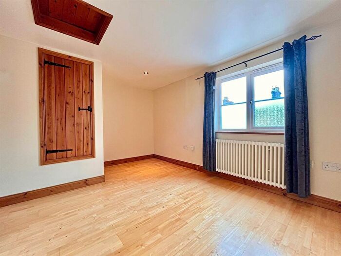 2 Bedroom Terraced House For Sale In Gordon Road, Great Yarmouth, NR31