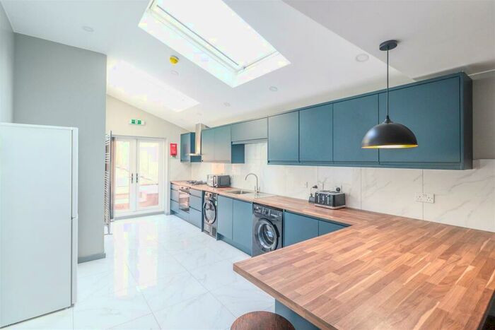 5 Bedroom Terraced House To Rent In Humber Avenue, Stoke, Coventry, CV1