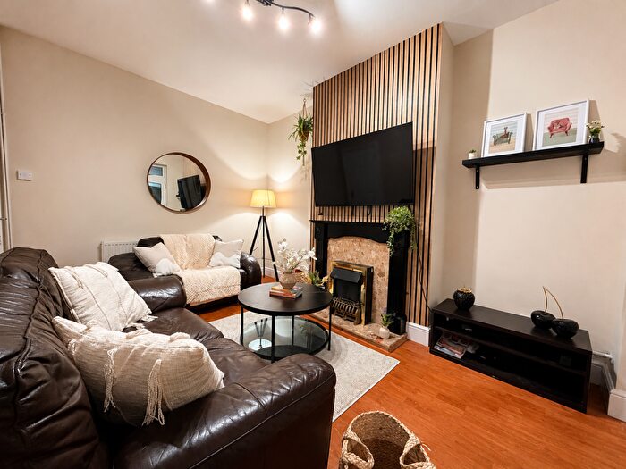 3 Bedroom House To Rent In Slack Lane - Bed, California, England, DE22