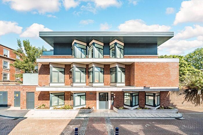 2 Bedroom Flat To Rent In Vanston Place, Fulham, SW6