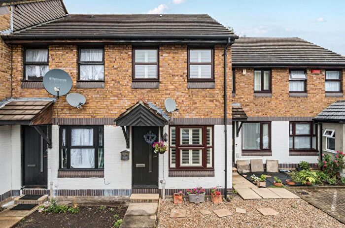 2 Bedroom Terraced House For Sale In Longbridge Way, London, SE13