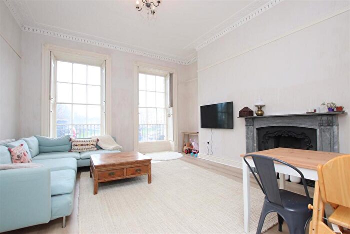 2 Bedroom Flat To Rent In Norfolk Crescent, Bath, BA1