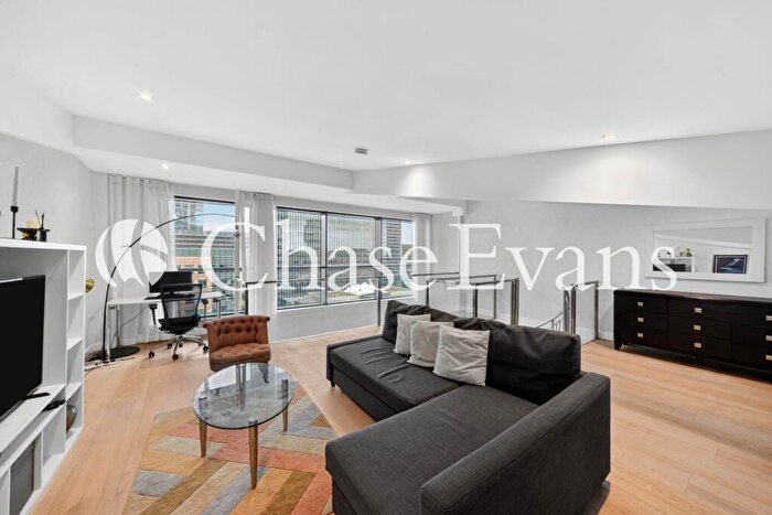 2 Bedroom Flat To Rent In Discovery Dock East, South Quay Square, Canary Wharf, London, E14