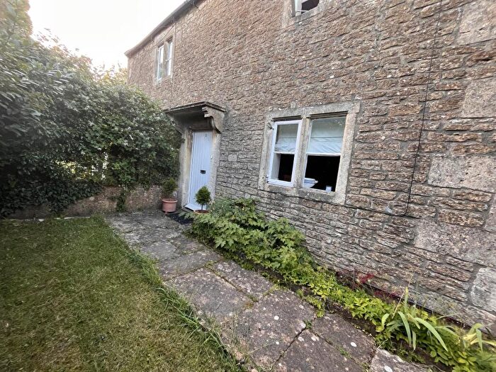 3 Bedroom Semi-Detached House To Rent In Box, SN13