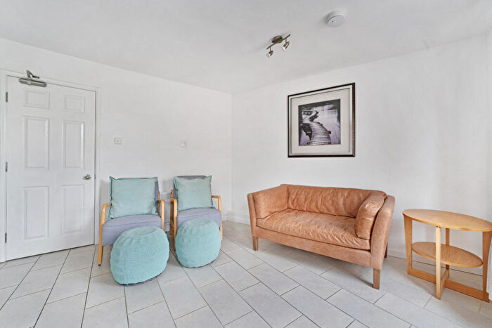 4 Bedroom Terraced House To Rent In Garter Way, Surrey Quays, SE16