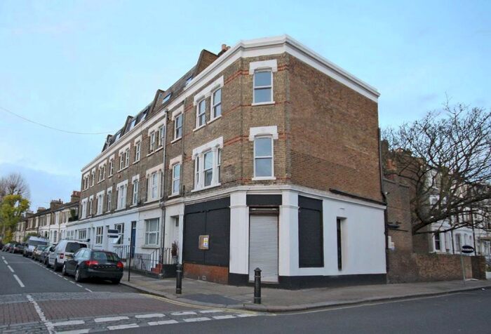 3 Bedroom Flat To Rent In Old Forge Mews, London, W12
