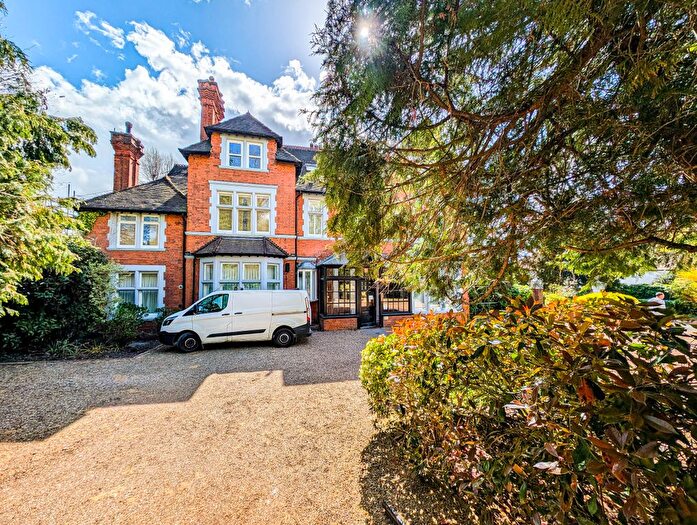 2 Bedroom Flat To Rent In Helme Lodge, Lake Road, London, SW19