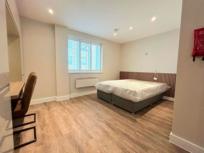 1 Bedroom Flat To Rent In Canute Road, Southampton, Hampshire, SO14