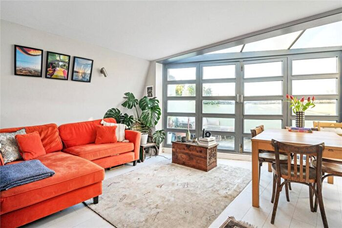 2 Bedroom Apartment To Rent In Canonbury Street, London, N1