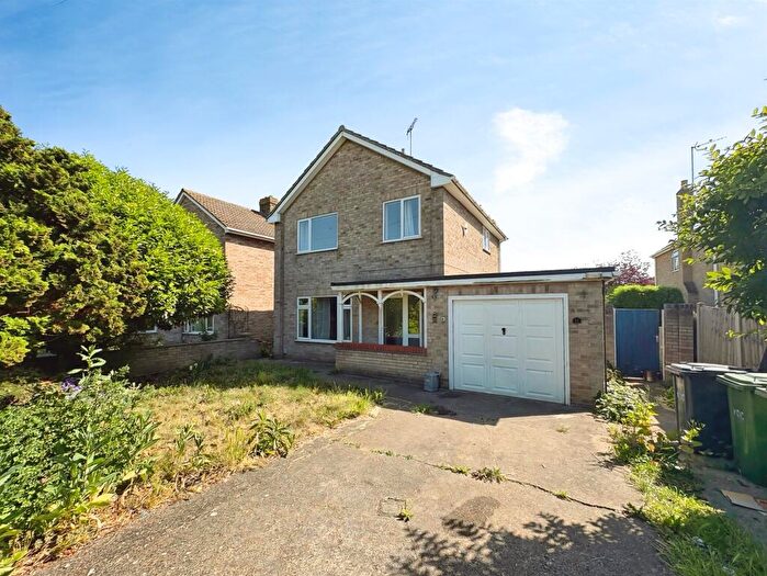 3 Bedroom House To Rent In Station Road, Ramsey, PE26