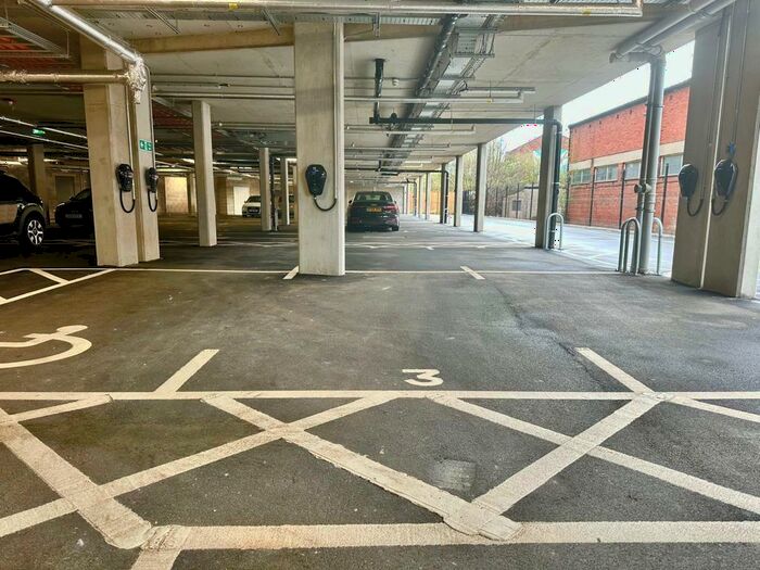 Garage / Parking To Rent In Springwell Gardens, Whitehall Road, LS12