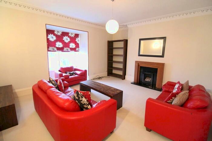 2 Bedroom Flat To Rent In Beechgrove Terrace, Top Floor, AB15