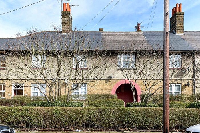 2 Bedroom Property To Rent In Mellitus Street, Shepherds Bush, W12