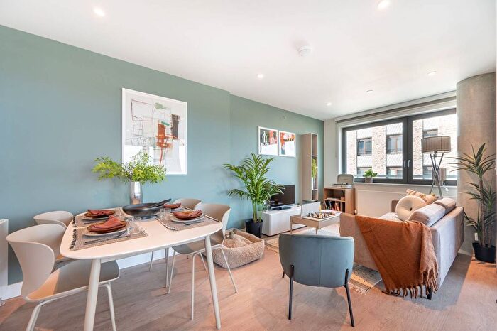 2 Bedroom Flat To Rent In Uncle Wembley, Wembley, HA9