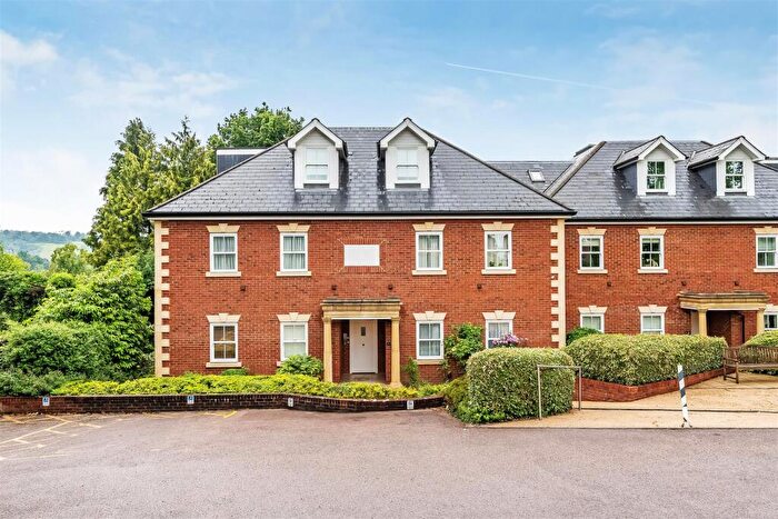 2 Bedroom Apartment For Sale In West Hill Place, Oxted, RH8